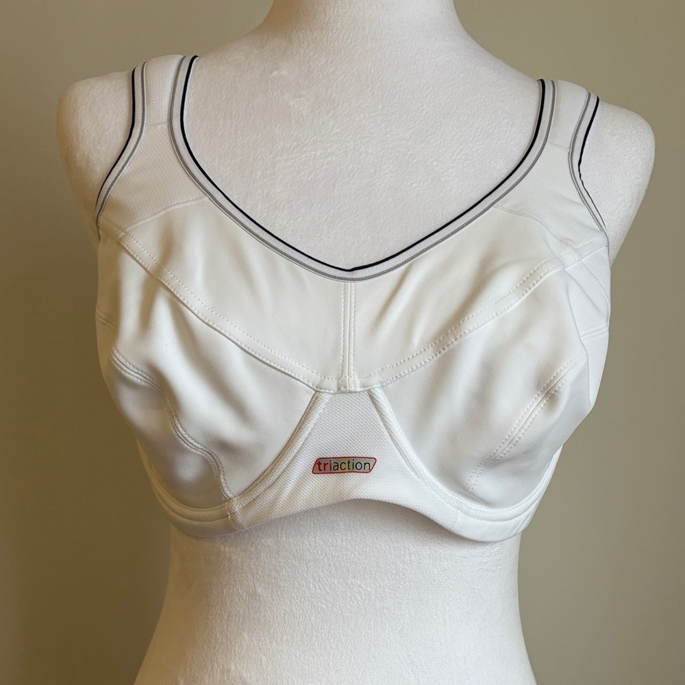TRIUMPH White Sports Bra with Black Accents